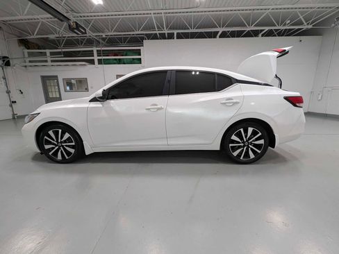 Used 2022 Nissan Sentra SV w/ SV Premium Package image 11