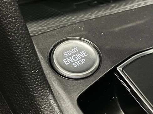Certified 2021 Volkswagen Tiguan SE R-Line AWD/4WD image 16