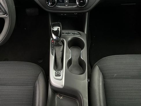 Used 2025 Buick Envista Preferred image 13