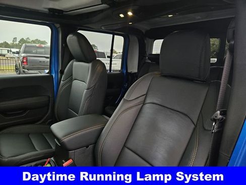 New 2025 Jeep Gladiator Sport image 25