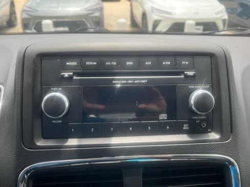 Used 2014 Dodge Grand Caravan American Value Package FWD image 9