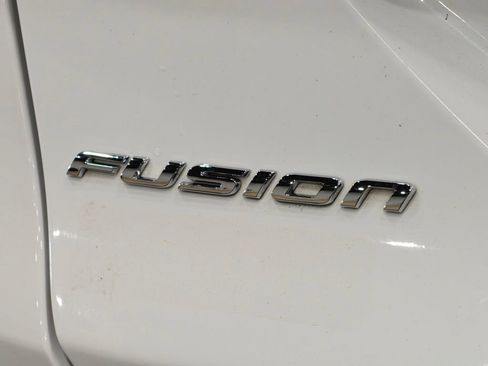 Used 2017 Ford Fusion SE w/ Fusion SE Technology Package FWD image 44
