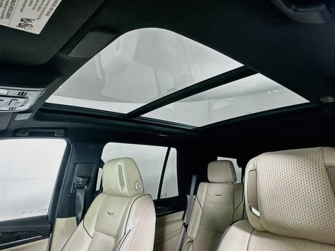 Certified 2024 Cadillac Escalade Premium Luxury w/ Performance Package AWD/4WD image 24