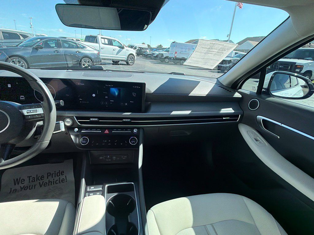 Used 2024 Hyundai Sonata SEL w/ Convenience Package FWD image 25