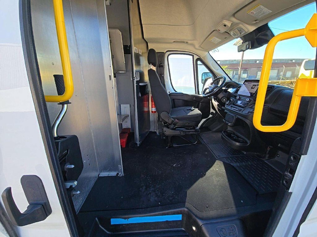 Used 2024 RAM ProMaster 3500 w/ Delivery Van Package FWD image 9