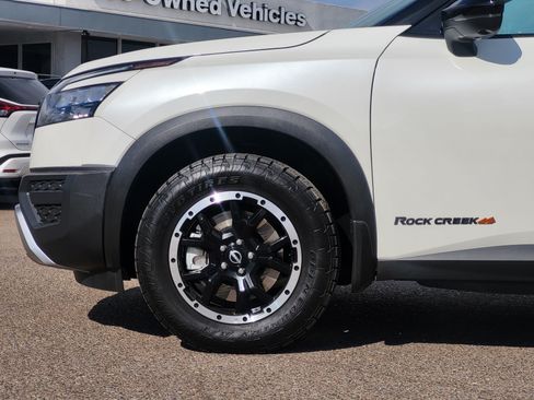 Used 2024 Nissan Pathfinder Rock Creek AWD/4WD image 9