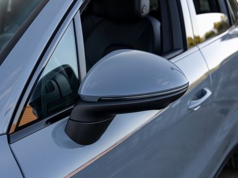 New 2025 Porsche Cayenne E-Hybrid image 18