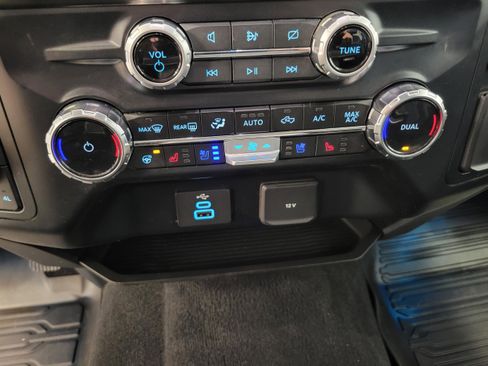 Used 2023 Ford F350 Lariat image 20