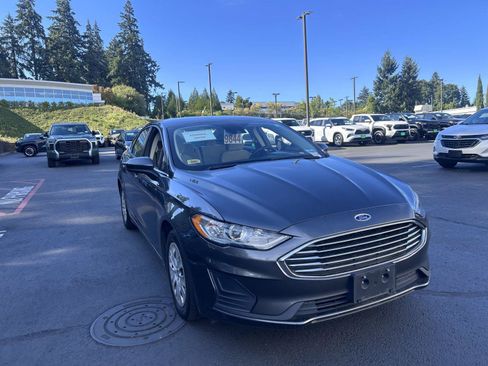 Used 2019 Ford Fusion S FWD image 4