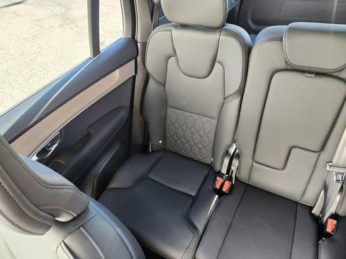 Certified 2025 Volvo XC90 B5 Core w/ Climate Package AWD/4WD image 13