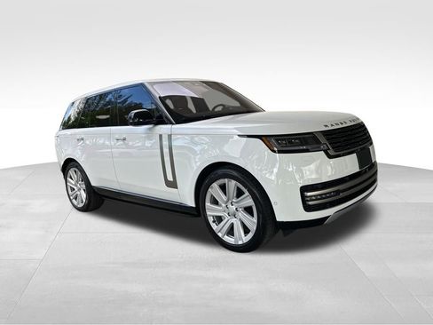 Used 2023 Land Rover Range Rover SE image 2