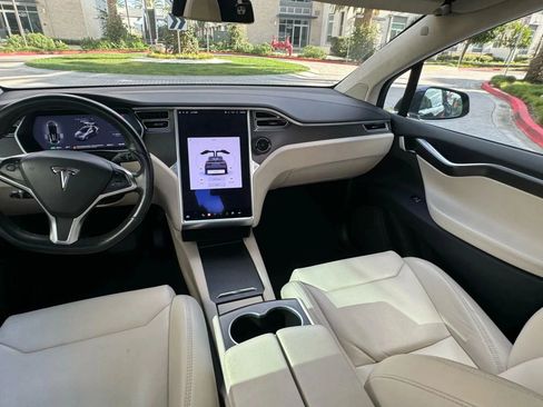 Used 2018 Tesla Model X 100D AWD/4WD image 5