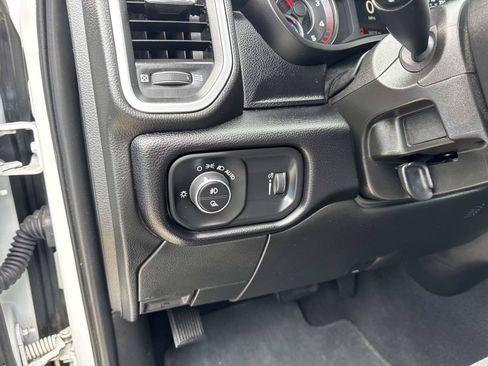 Used 2024 RAM 2500 Big Horn AWD/4WD image 20