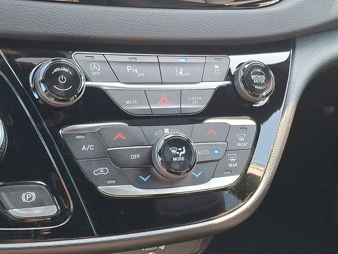 New 2026 Chrysler Voyager LX image 13