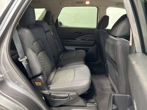 Used 2024 Nissan Pathfinder S AWD/4WD image 17