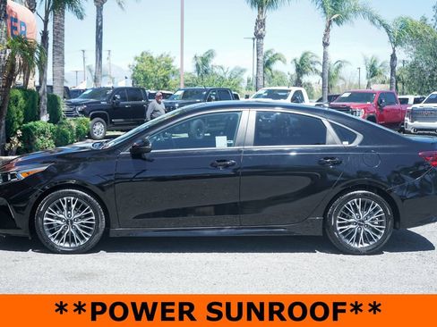 Used 2022 Kia Forte GT-Line w/ GT-Line Premium Package FWD image 5