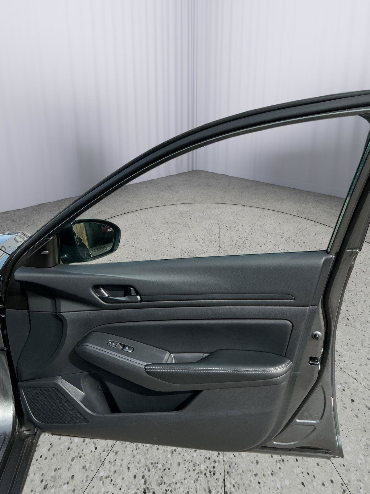 Used 2026 Nissan Altima 2.5 SV FWD image 24