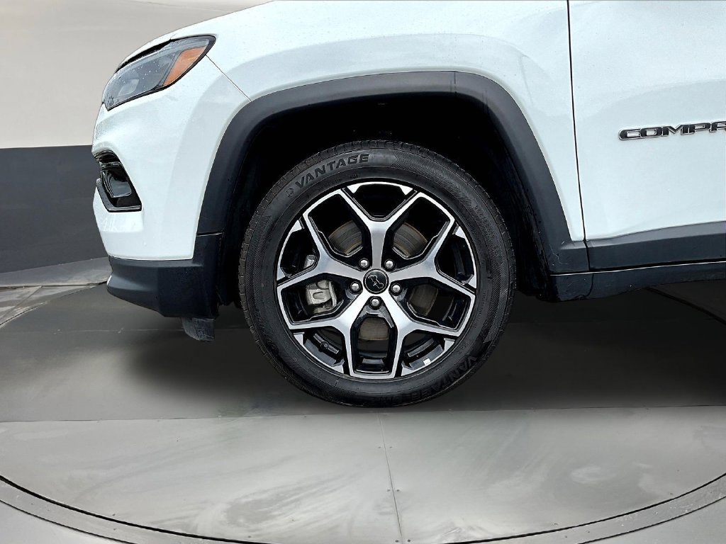 Used 2025 Jeep Compass Limited AWD/4WD image 36