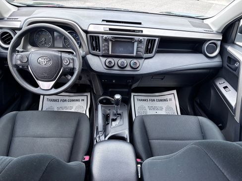 Used 2018 Toyota RAV4 LE w/ All Weather Liner Package FWD image 17