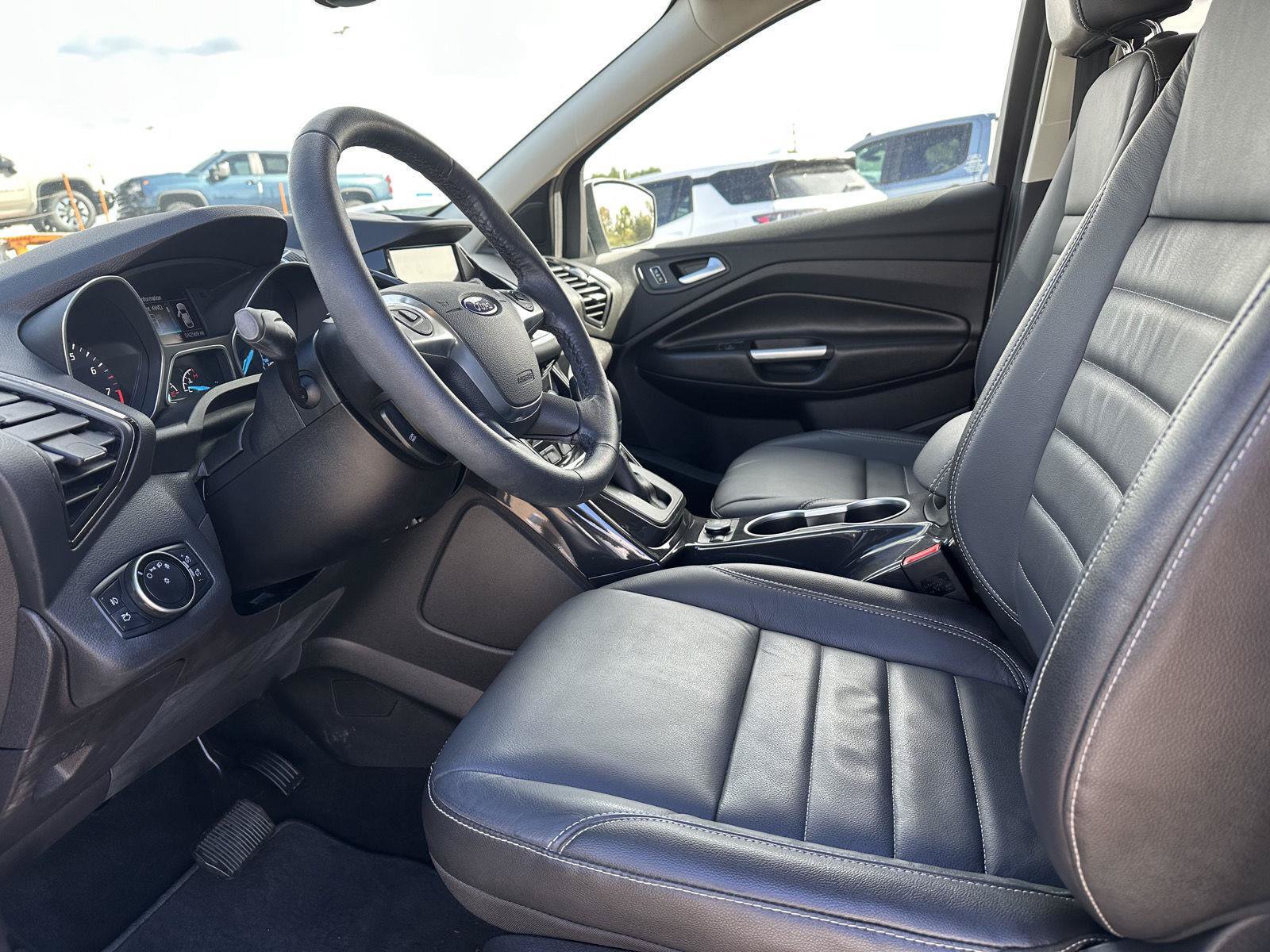 Used 2016 Ford Escape Titanium w/ Equipment Group 301A AWD/4WD image 14