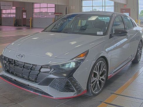 Used 2022 Hyundai Elantra N w/ Preferred Accessory Package FWD image 2