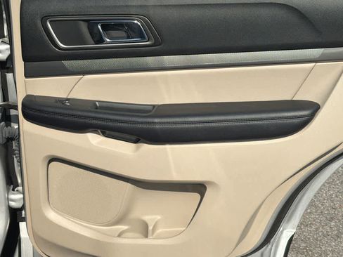 Certified 2018 Ford Explorer XLT w/ Equipment Group 202A FWD image 15