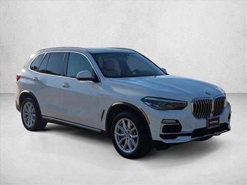 Used 2020 BMW X5 xDrive40i w/ Premium Package image 3