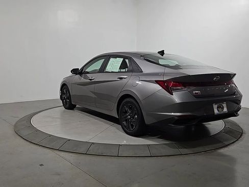 Used 2023 Hyundai Elantra SEL w/ Cargo Package FWD image 3