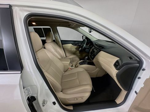 Used 2020 Nissan Rogue SL w/ Premium Package FWD image 28