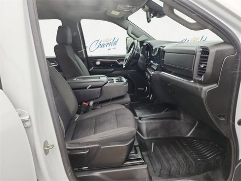 Used 2024 Chevrolet Silverado 3500 LT w/ Convenience Package image 13