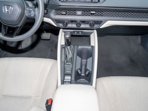 Certified 2023 Honda Accord EX image 25