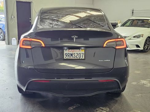 Used 2025 Tesla Model Y Long Range AWD/4WD image 3