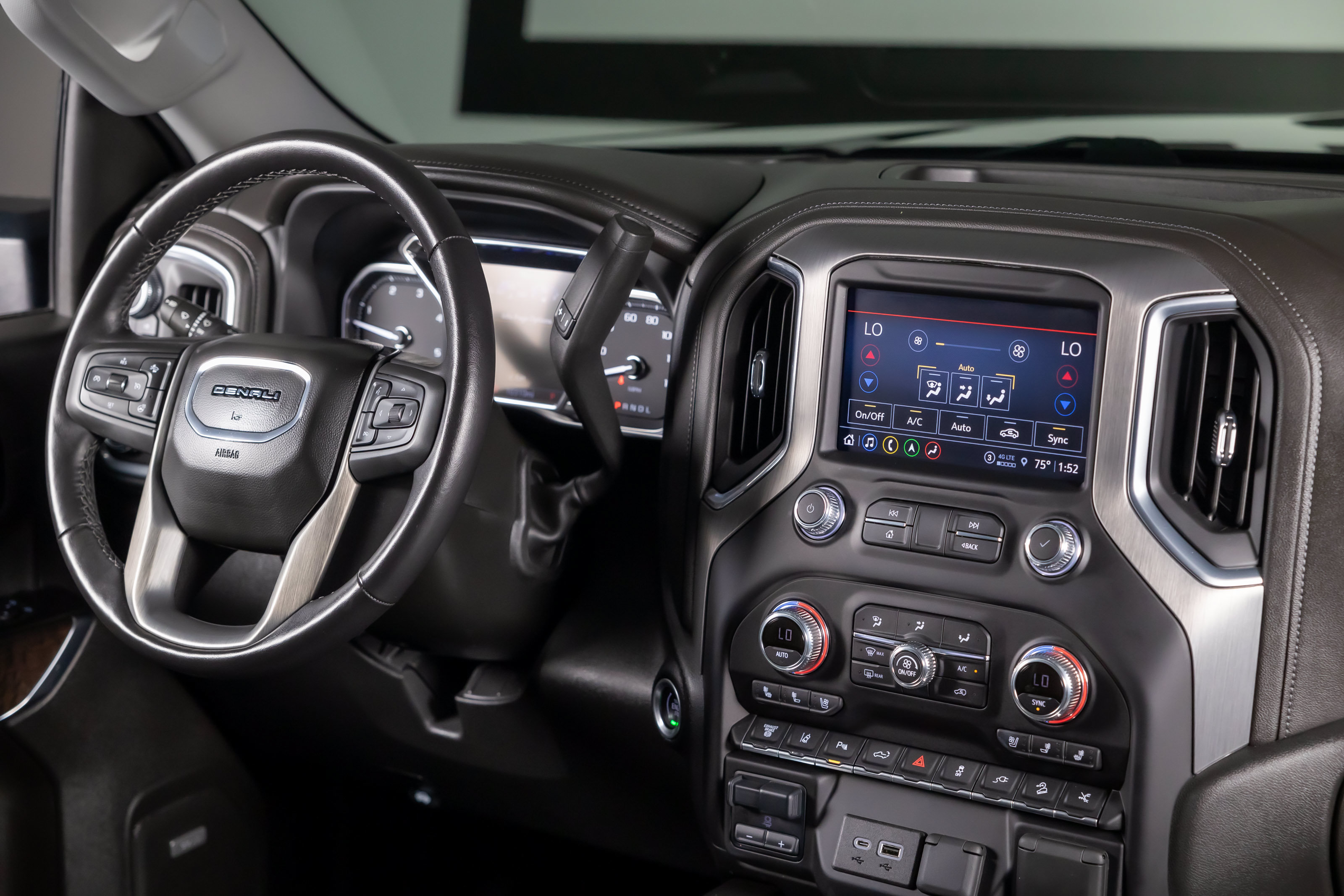 Used 2022 GMC Sierra 2500 Denali AWD/4WD image 32