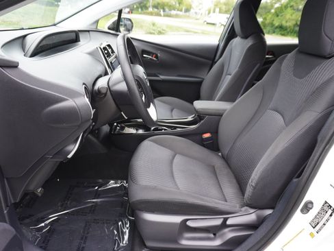 Used 2017 Toyota Prius Prime Plus FWD image 8