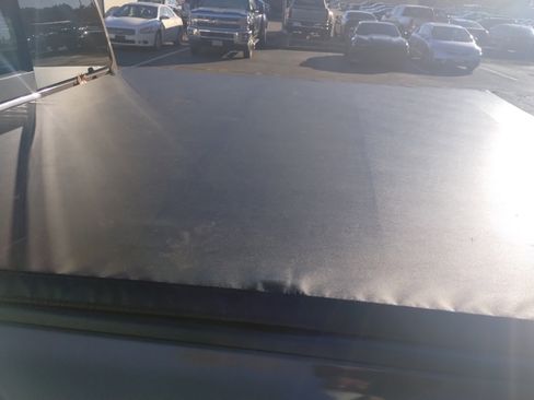 Used 2019 Nissan Titan SL w/ Chrome Package image 18