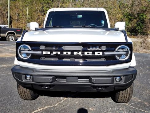 New 2025 Ford Bronco Outer Banks image 2