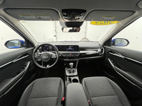 Used 2025 Kia Seltos S AWD/4WD image 3