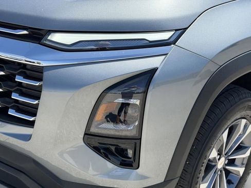New 2026 Chevrolet Equinox LT w/ Safety and Technology Package FWD image 9