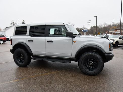 New 2026 Ford Bronco Badlands image 8