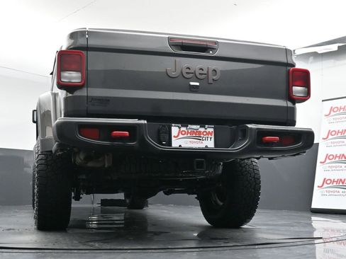 Used 2023 Jeep Gladiator Rubicon w/ Cold Weather Group image 39