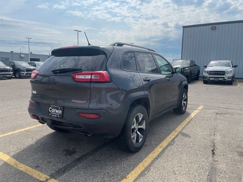 Used 2015 Jeep Cherokee Trailhawk AWD/4WD image 14