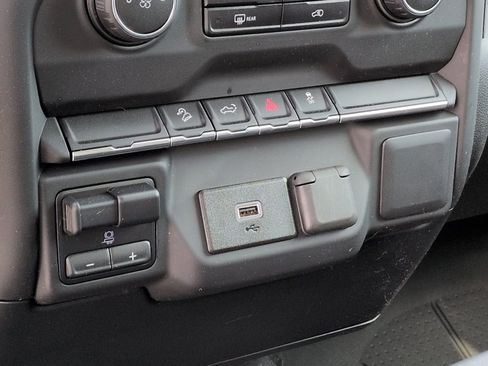 Used 2019 Chevrolet Silverado 1500 Custom Trail Boss image 30