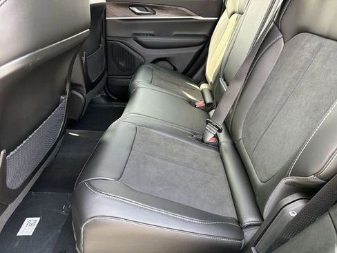 New 2026 Jeep Grand Cherokee Altitude image 19