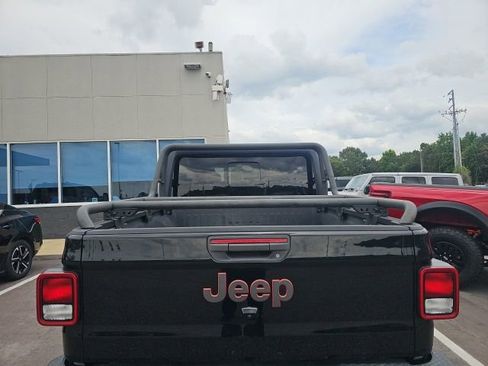 Used 2022 Jeep Gladiator Mojave w/ Cold Weather Group AWD/4WD image 5