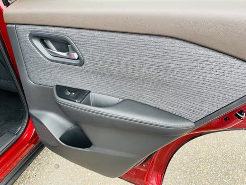 Certified 2023 Nissan Rogue SV image 22