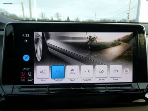 Used 2026 Volkswagen Atlas SE AWD/4WD image 25