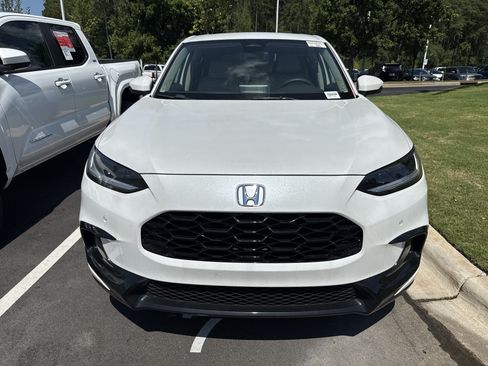 Used 2025 Honda HR-V EX-L image 3