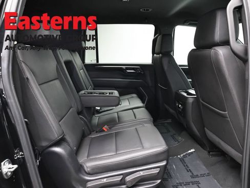 Used 2025 Chevrolet Suburban Z71 AWD/4WD image 25
