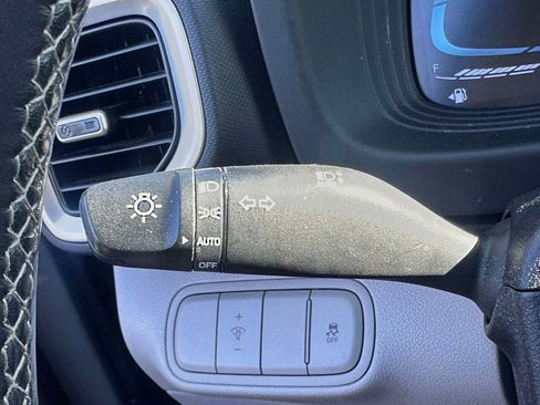 Certified 2023 Hyundai Venue SEL image 29