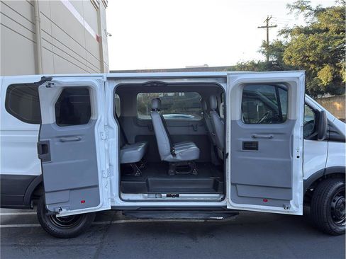 Used 2017 Ford Transit 150 XL image 22